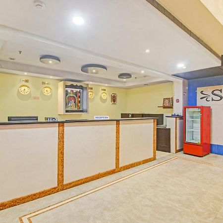 Oyo Townhouse 707 Grand Krishna Hotel Hyderabad Eksteriør billede