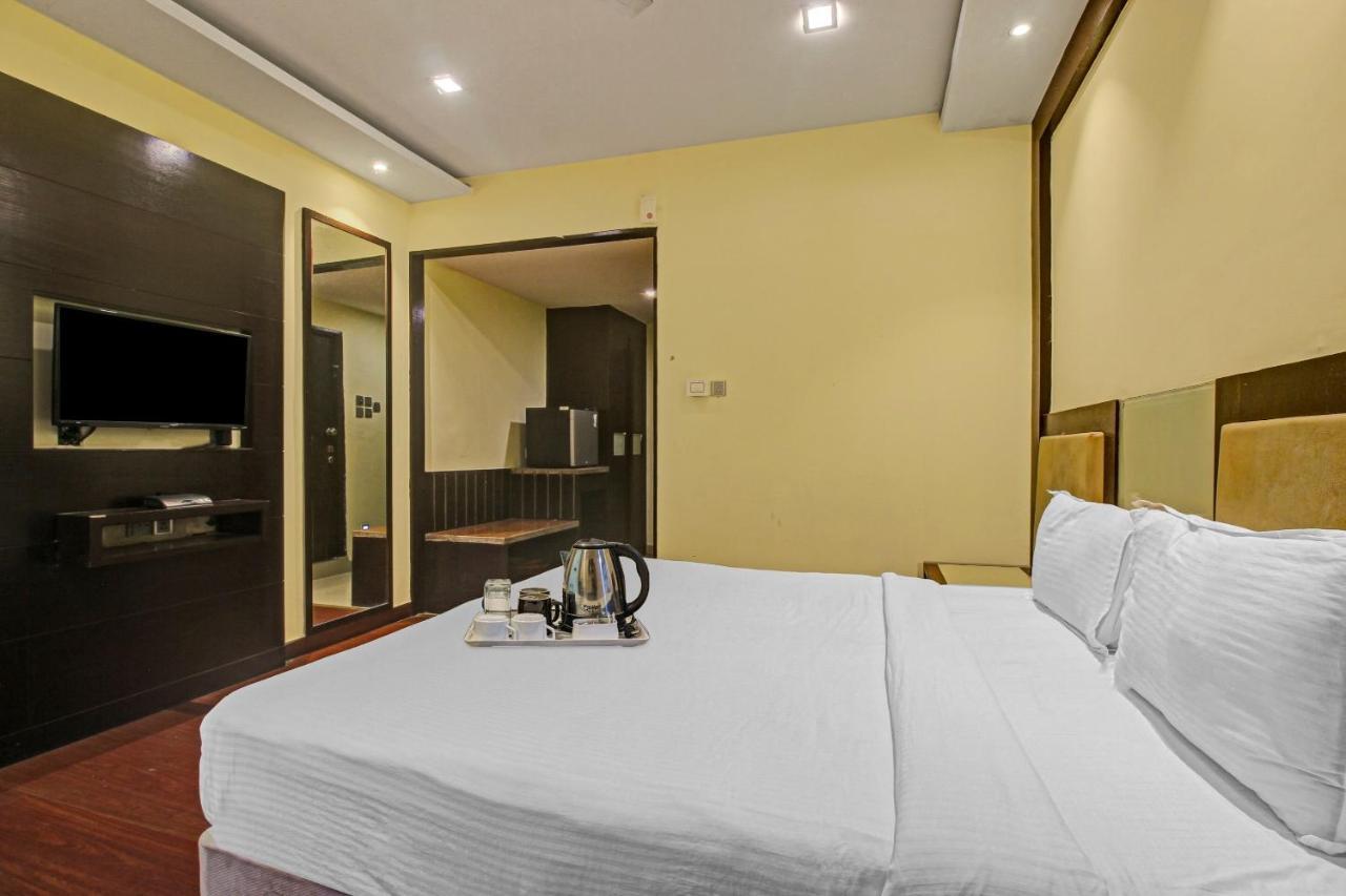 Oyo Townhouse 707 Grand Krishna Hotel Hyderabad Eksteriør billede