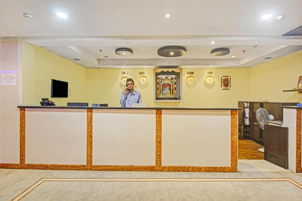 Oyo Townhouse 707 Grand Krishna Hotel Hyderabad Eksteriør billede