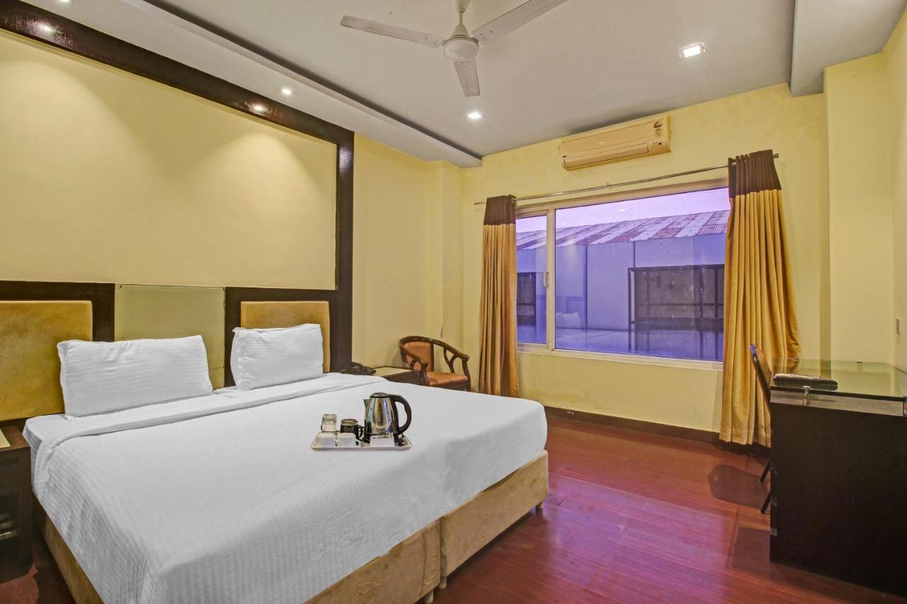Oyo Townhouse 707 Grand Krishna Hotel Hyderabad Eksteriør billede