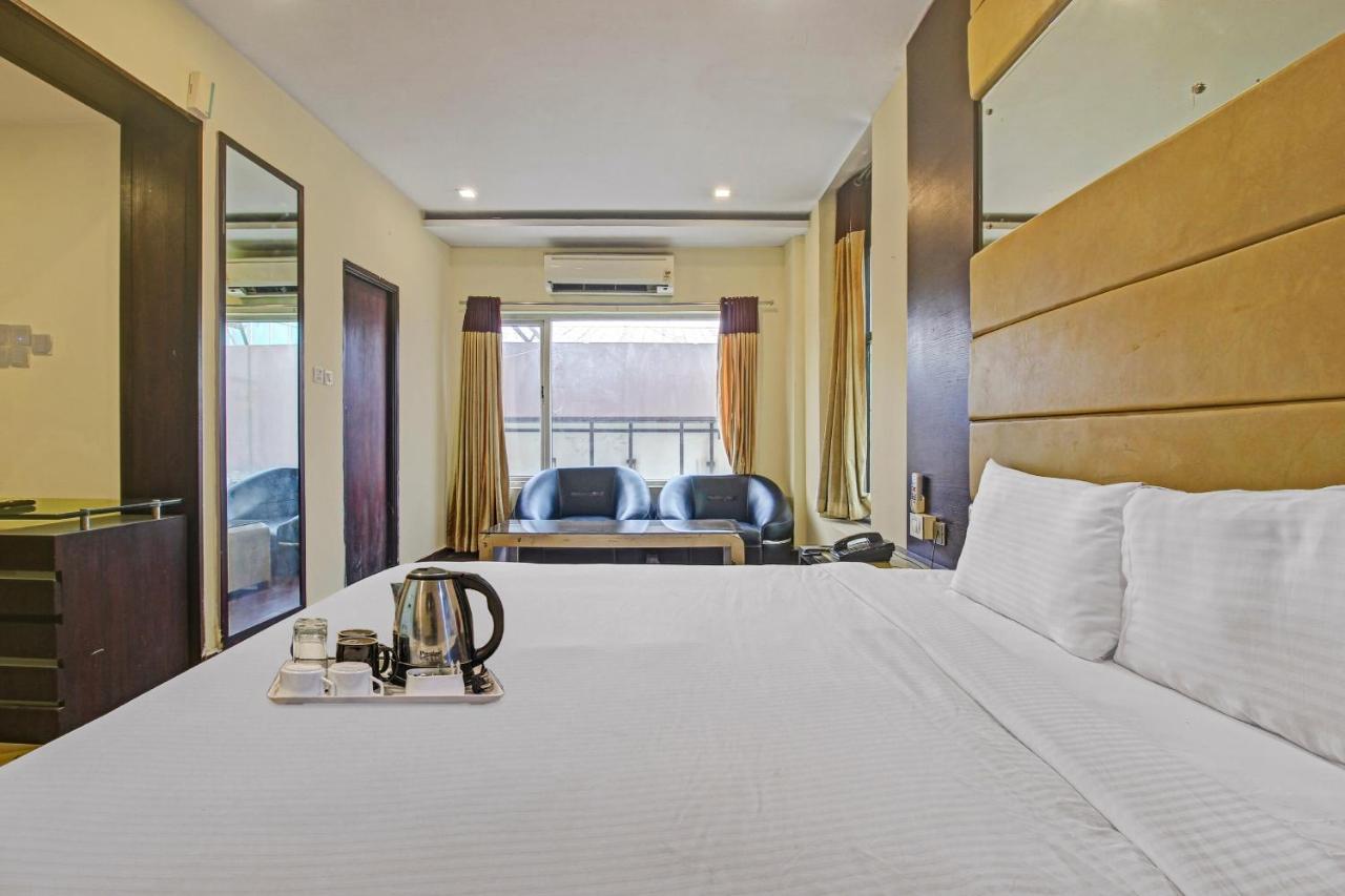 Oyo Townhouse 707 Grand Krishna Hotel Hyderabad Eksteriør billede